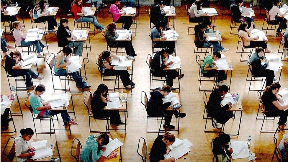 Top 15 Government Exams in India: Eligibility, Salary & Career Scope 2 government exams